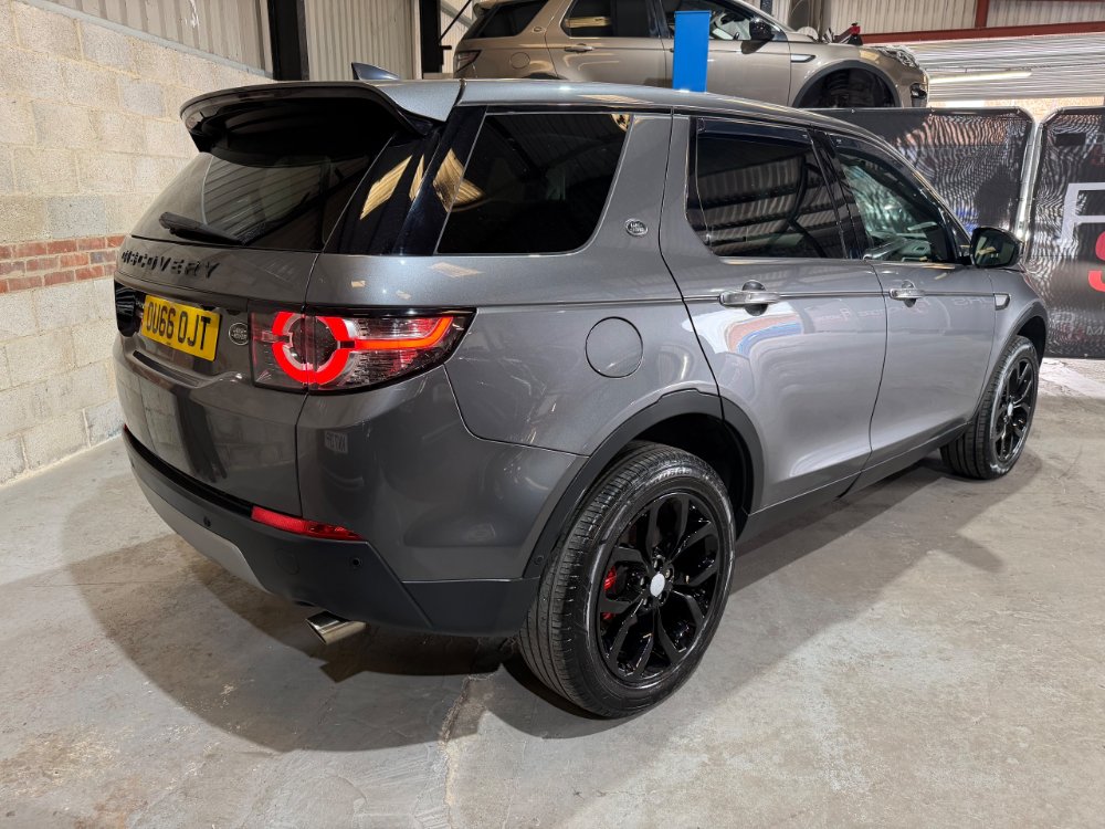 Land Rover Discovery Sport 2.0 TD4 HSE Luxury SUV 5dr Diesel Auto 4WD Euro 6 s/s 180 ps for sale in RS Motors Nottingham Ltd