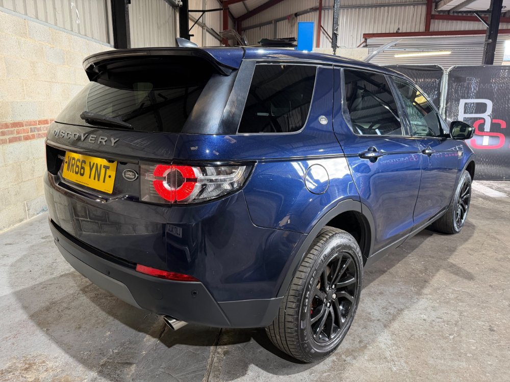 Land Rover Discovery Sport 2.0 TD4 SE Tech SUV 5dr Diesel Manual 4WD Euro 6 s/s 180 ps for sale in Nottingham