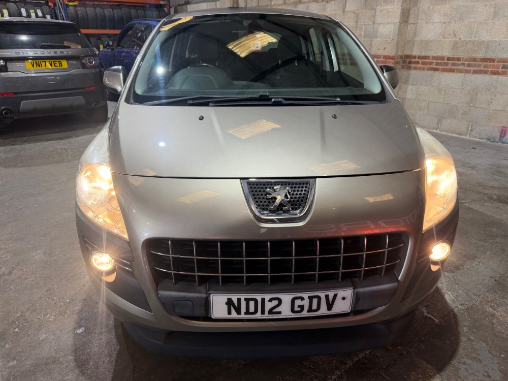 2012 Peugeot 3008 SUV 1.6 e-HDi Active SUV 5dr Diesel EGC Euro 5 s/s 112 ps