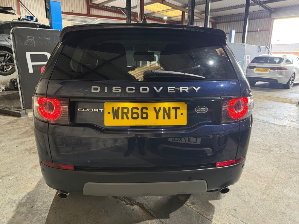 Blue 2016 Land Rover Discovery Sport 2.0 TD4 SE Tech SUV 5dr Diesel Manual 4WD Euro 6 s/s 180 ps in Nottingham