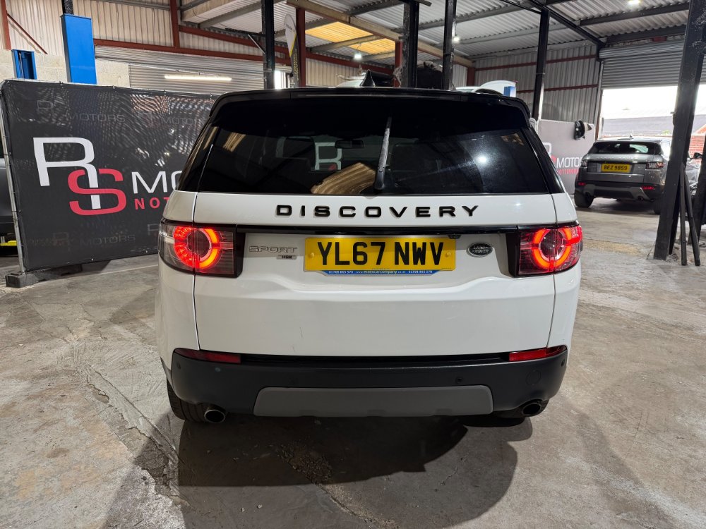 White 2017 Land Rover Discovery Sport 2.0 TD4 HSE Black SUV 5dr Diesel Auto 4WD Euro 6 s/s 180 ps in Nottingham