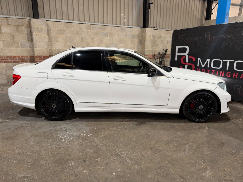 White Mercedes-Benz C Class 2.1 C250 CDI BlueEfficiency AMG Sport Plus Saloon 4dr Diesel G-Tronic Euro 5 s/s 204 ps