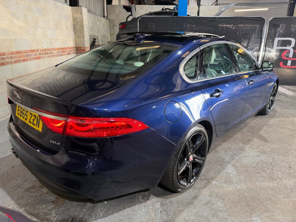 Jaguar XF 2.0d Portfolio Saloon 4dr Diesel Auto Euro 6 s/s 180 ps for sale in Nottingham