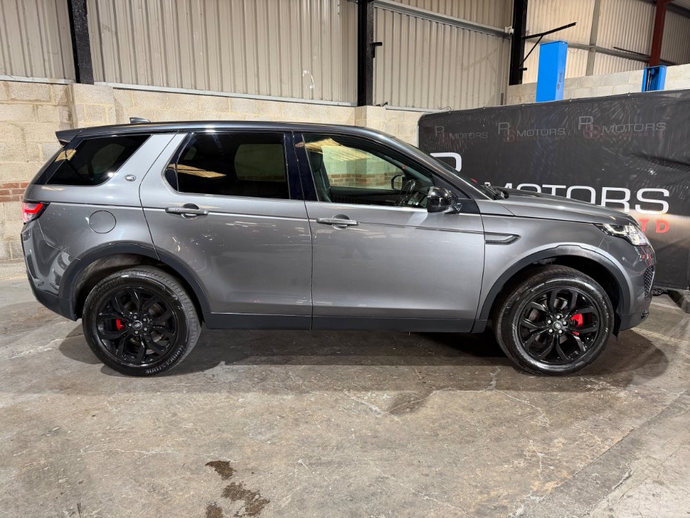 Grey Land Rover Discovery Sport 2.0 TD4 Landmark SUV 5dr Diesel Auto 4WD Euro 6 s/s 180 ps