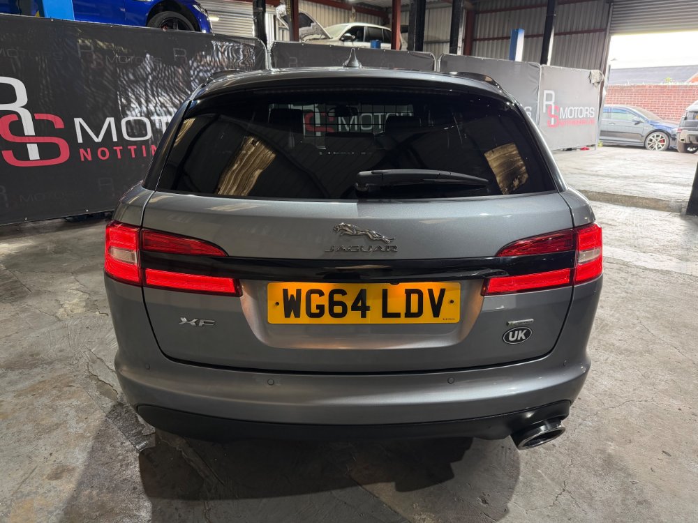 Grey 2015 Jaguar XF 2.2d R-Sport Sportbrake 5dr Diesel Auto Euro 5 s/s 200 ps in Nottingham
