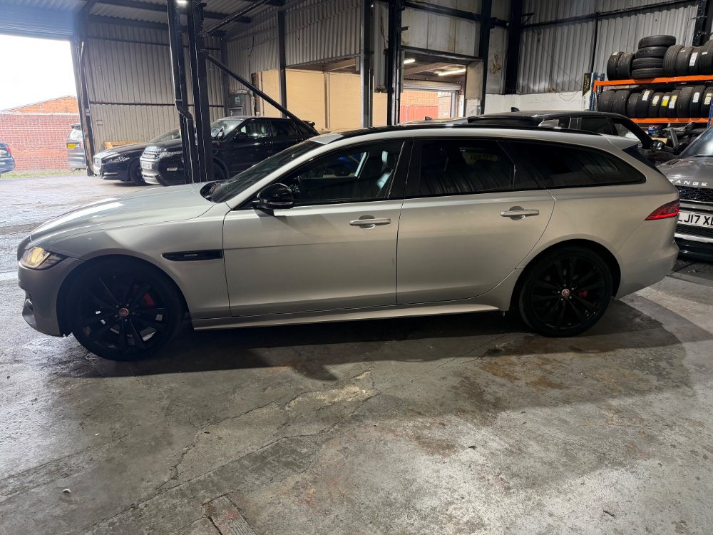 2017 Jaguar XF Estate 2.0d R-Sport Sportbrake 5dr Diesel Auto AWD Euro 6 s/s 240 ps
