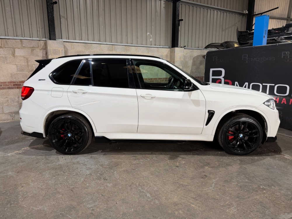 White BMW X5 2.0 40e 9.0kWh M Sport SUV 5dr Petrol Plug-in Hybrid Auto xDrive Euro 6 s/s 313 ps