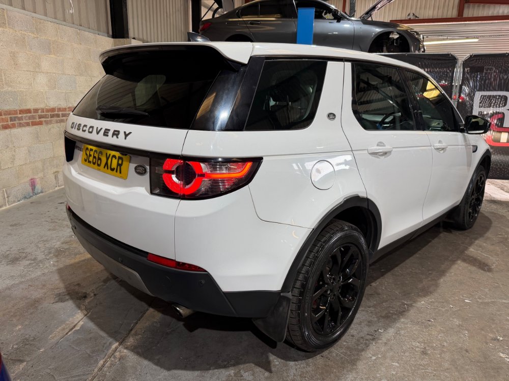 Land Rover Discovery Sport 2.0 TD4 HSE SUV 5dr Diesel Auto 4WD Euro 6 s/s 180 ps for sale in Nottingham