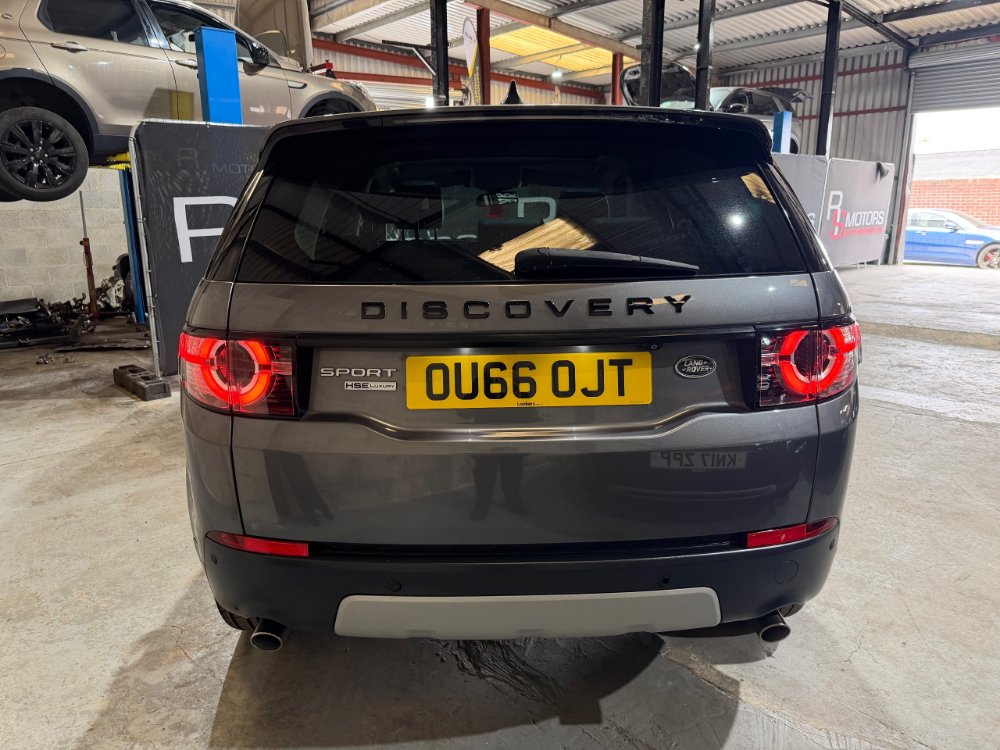 Grey 2016 Land Rover Discovery Sport 2.0 TD4 HSE Luxury SUV 5dr Diesel Auto 4WD Euro 6 s/s 180 ps in RS Motors Nottingham Ltd