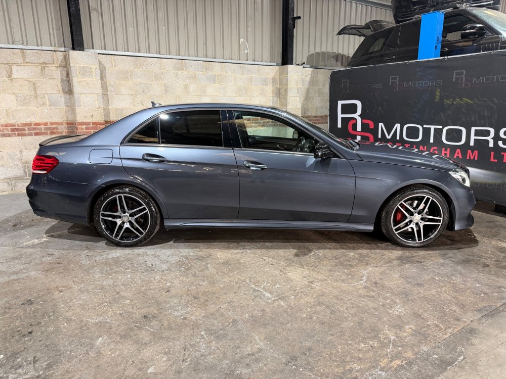 Grey Mercedes-Benz E Class 2.1 E220 BlueTEC AMG Night Edition Saloon 4dr Diesel G-Tronic Euro 6 s/s 177 ps