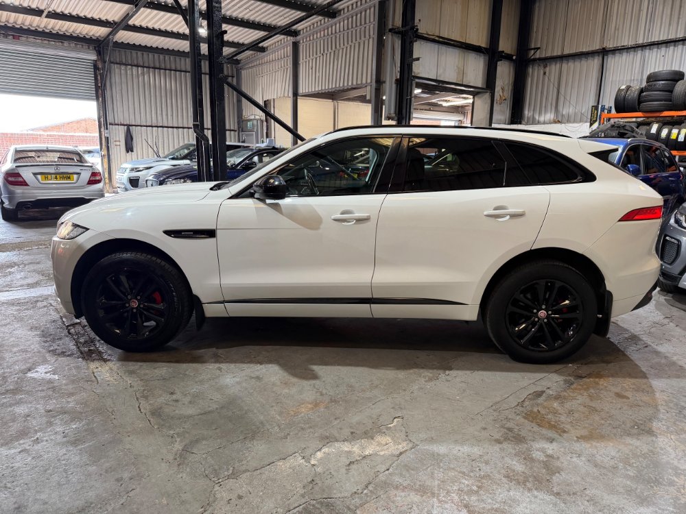 2017 Jaguar F-Pace SUV 2.0 D180 R-Sport SUV 5dr Diesel Auto AWD Euro 6 s/s 180 ps
