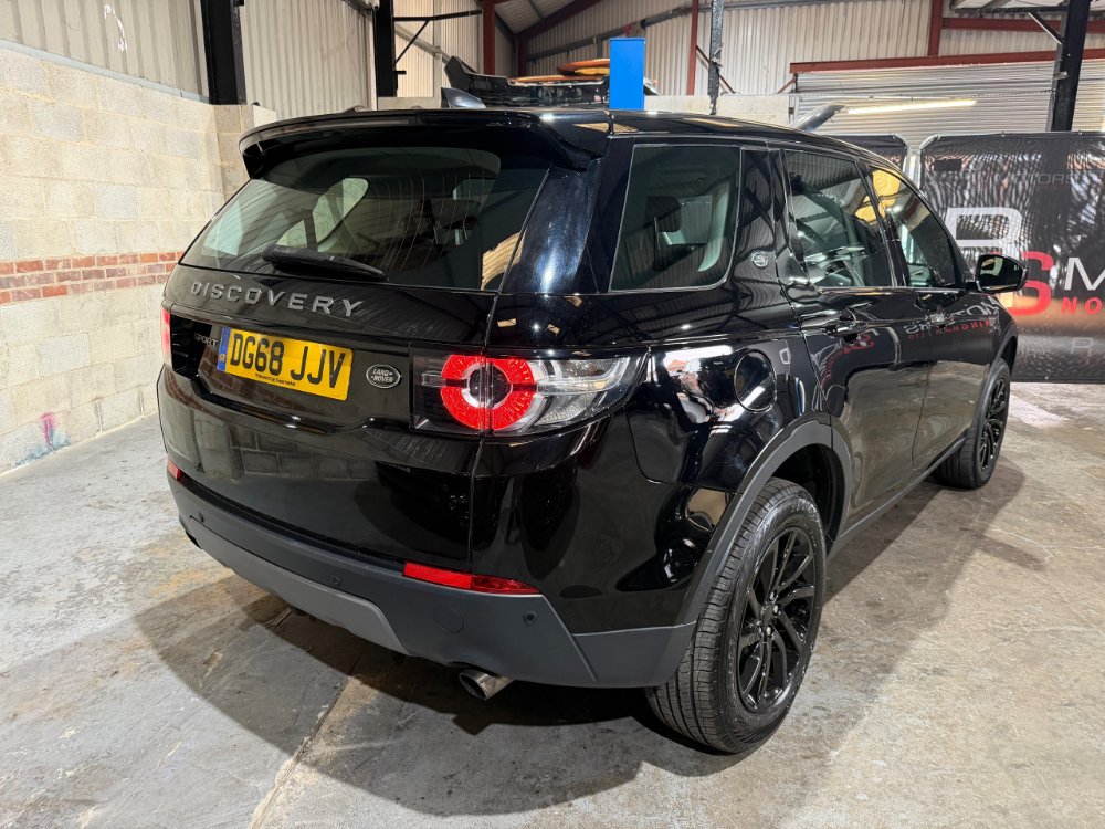 Land Rover Discovery Sport 2.0 TD4 SE Tech SUV 5dr Diesel Auto 4WD Euro 6 s/s 180 ps for sale in Nottingham