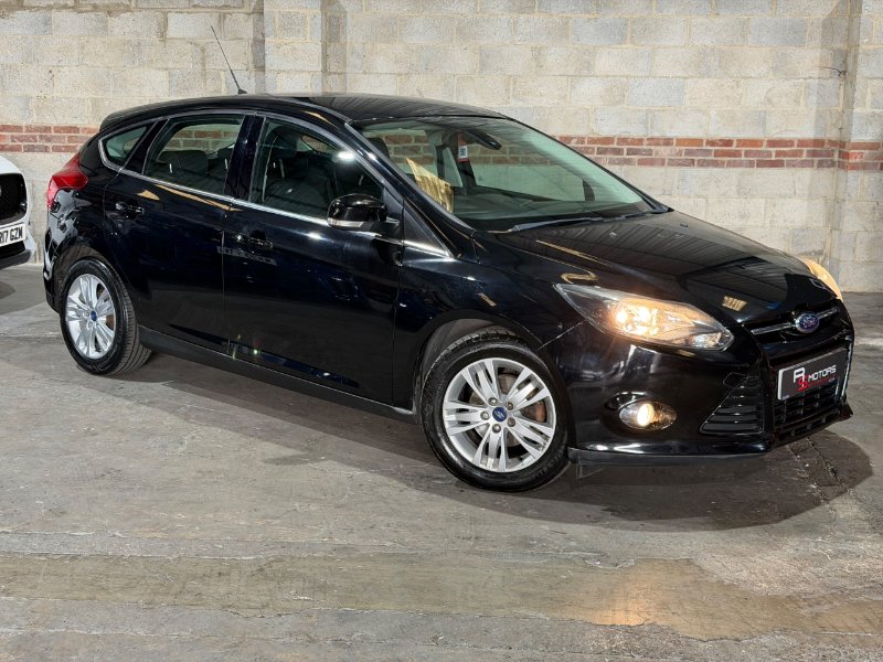 2014 FORD FOCUS 1.6 TITANIUM NAVIGATOR HATCHBACK 5DR PETROL POWERSHIFT EURO 5 125 PS 3,990... photo