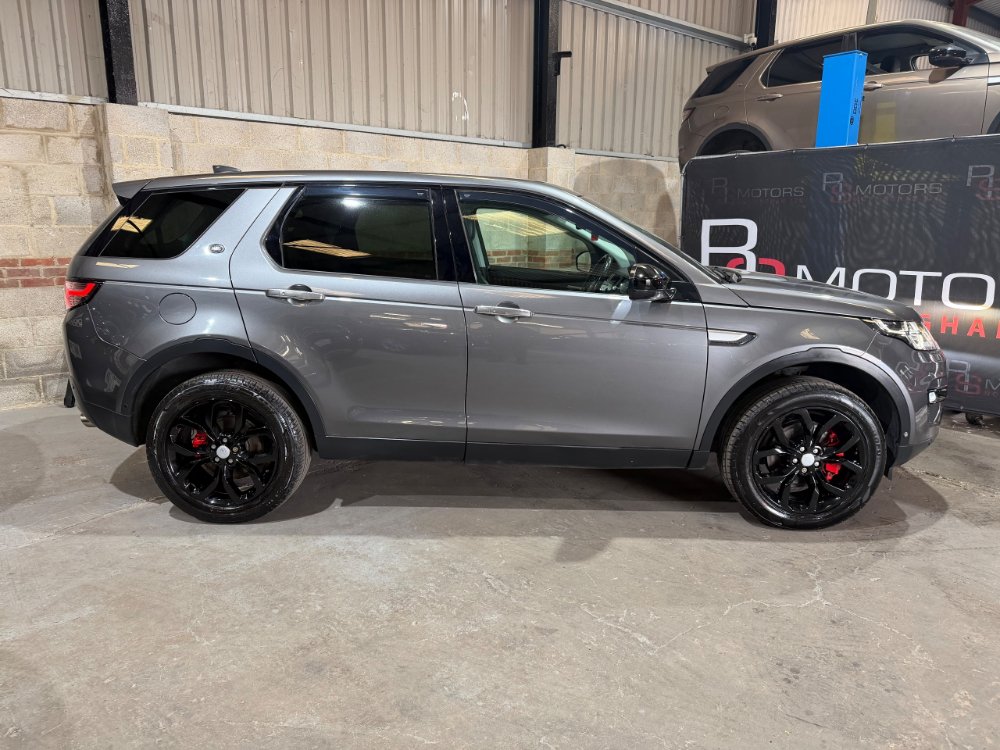 Grey Land Rover Discovery Sport 2.0 TD4 HSE Luxury SUV 5dr Diesel Auto 4WD Euro 6 s/s 180 ps