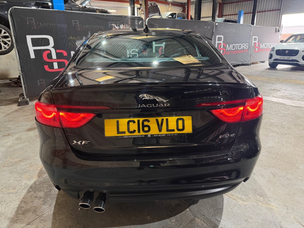 Black 2016 Jaguar XF 2.0d R-Sport Saloon 4dr Diesel Auto Euro 6 s/s 180 ps in Nottingham
