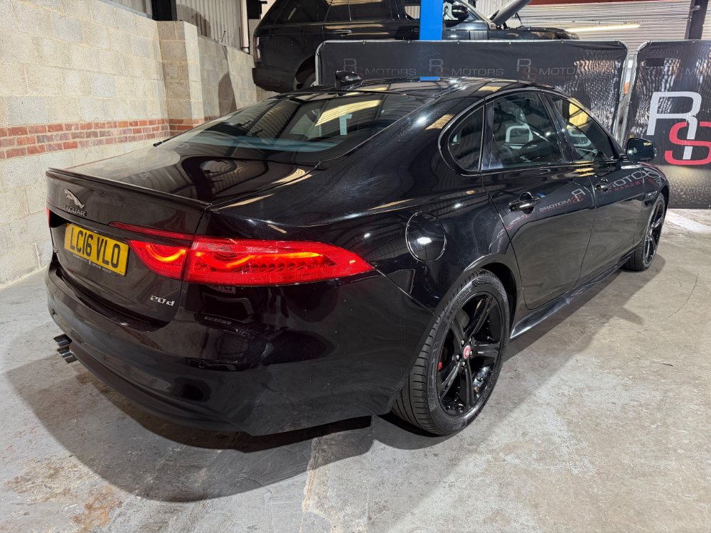 Jaguar XF 2.0d R-Sport Saloon 4dr Diesel Auto Euro 6 s/s 180 ps for sale in Nottingham
