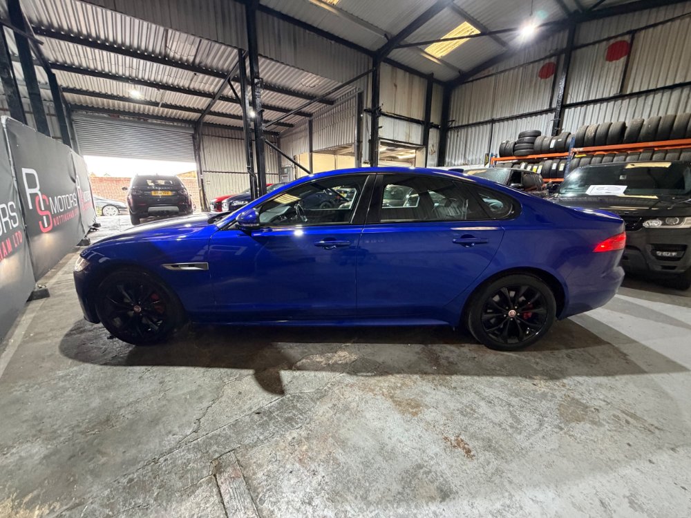 2016 Jaguar XF Saloon 2.0d R-Sport Saloon 4dr Diesel Auto Euro 6 s/s 180 ps